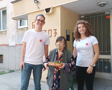 Доброволци на БМЧК-Пловдив с акция в Световния ден на психичното здраве