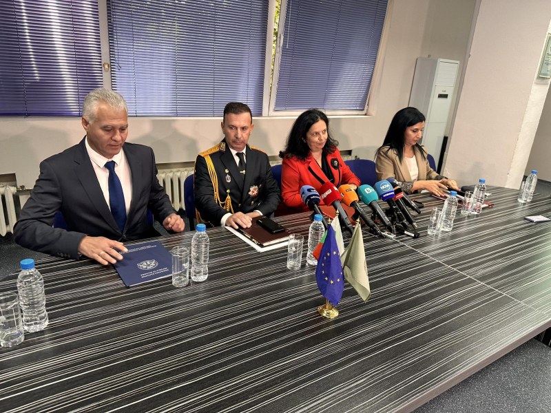 12 души са задържани за износ на стоки с двойна