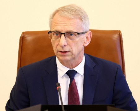 Премиерът: С вдигането на минималната заплата ще намалим неравенството