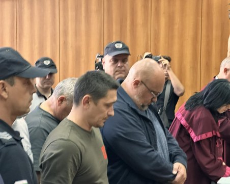 Руснаците, изнасяли незеконно военна техника от България, застанаха пред съда