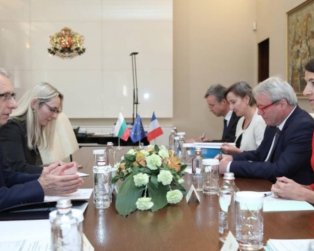 Франция с намерение да строи два нови реактора в АЕЦ 