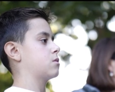 Заради грешка в решение на ТЕЛК дете с автоимунно заболяване остана без месечна помощ