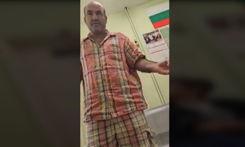Скандално видео на лекар, който крещи и унижава свой пациент,