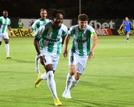 Футболистите на Берое започнаха бойкот