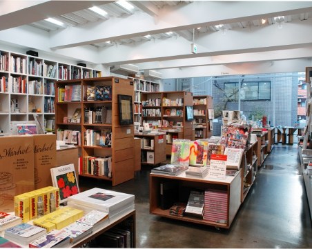 НАП-Пловдив с акция по книжарниците под тепетата! 6 обекта 