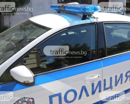 Непълнолетни са задържани след кражба на безжични слушалки от магазин в Пловдив