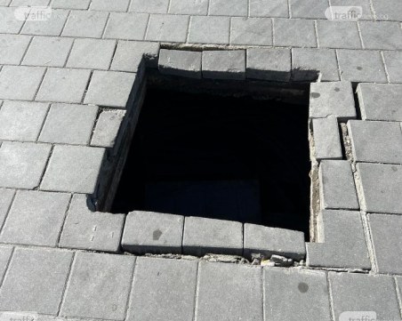 Жена е в тежко състояние след падане в 4-метрова шахта в центъра на София