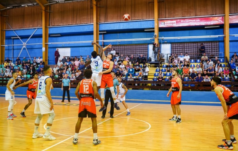 Баскетболистите на Академик с първо домакинство за сезона