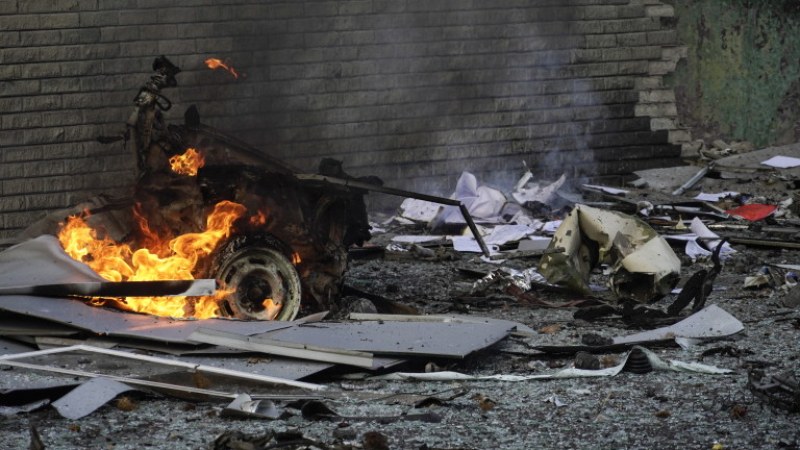 Самоубийствен бомбен атентат в шиитска джамия в Северен Афганистан отне