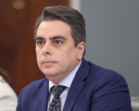 Асен Василев: Взимаме нов външен дълг до края на годината