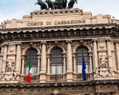 Осъдиха на 10 години затвор мъж, пребил и изнасилил българка в Италия