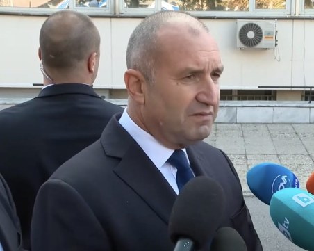 Радев за войната в Израел: Вероятността да се въвлекат и други участници не е малка