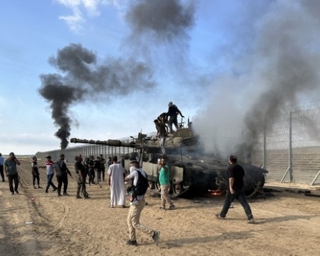 За евакуация: израелската армия осигурява два коридора в Газа