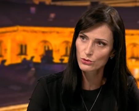 Мария Габриел: Целта на правителството е влизане в еврозоната и Шенген
