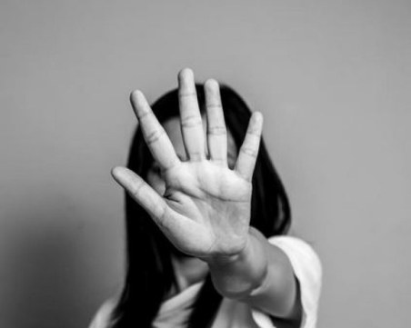 Пакистанец изнасилил българка, счупил и ръката ѝ