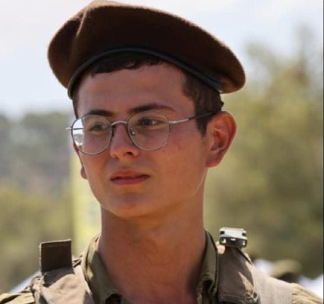 Израелски войник се хвърли върху граната, за да спаси живота на другарите си