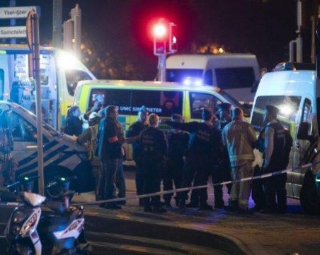 Двама футболни фенове са убити в Брюскел, нападателят крещял 