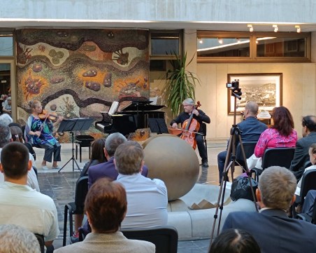 Областна администрация отпразнува месеца на музиката с бляскав камерен концерт