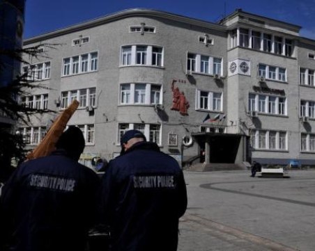 Сигнали за бомби в училища са подадени в няколко града в страната