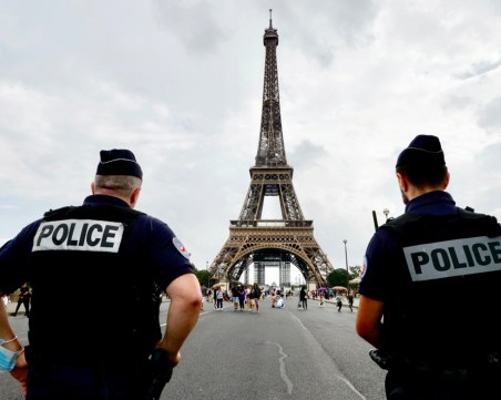 Във Франция е въведено максималното трето ниво на плана за борба с тероризма