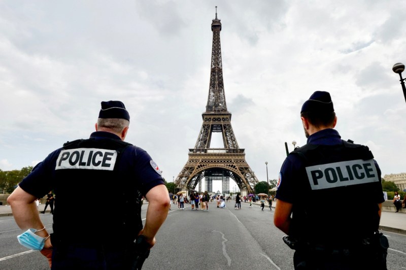 Във Франция е въведено максималното трето ниво на плана за борба с тероризма
