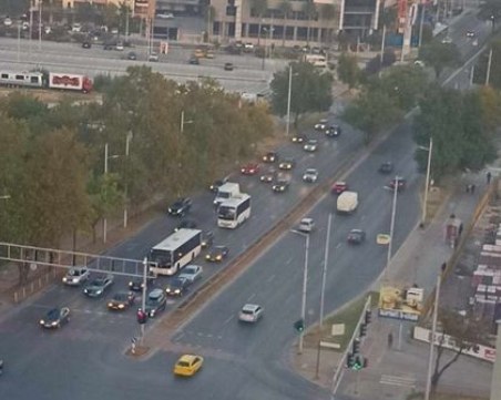 Пловдивчанка: Автобусите минават, когато си поискат, а децата ни чакат с по 10 кг раници на спирките