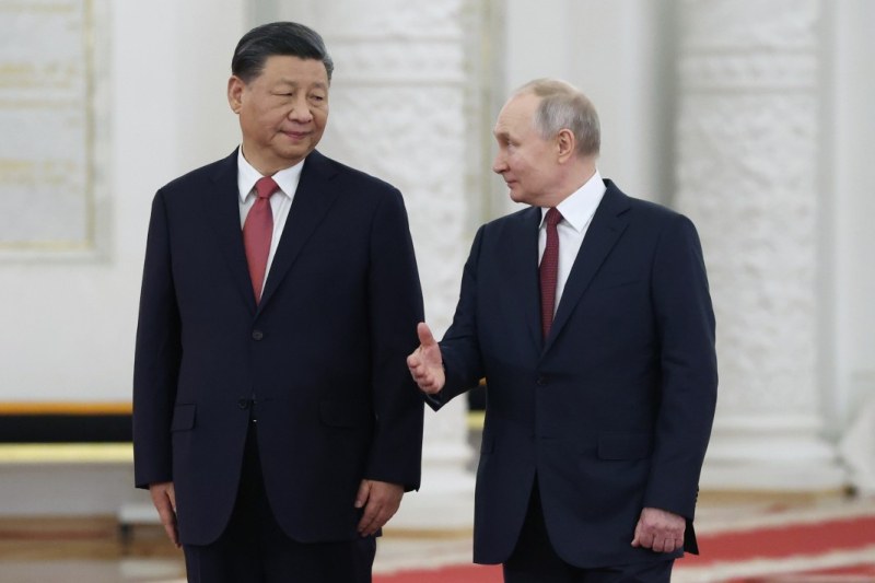 Руският президент Владимир Путин пристигна днес в Пекин, където ще