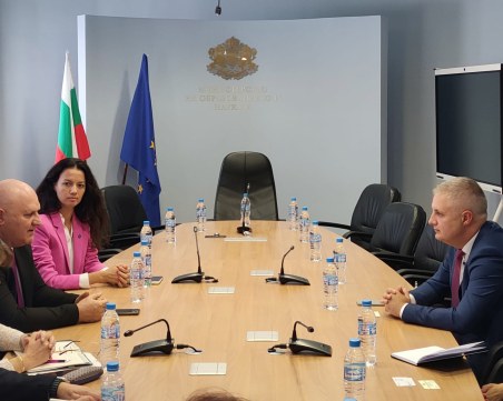 Предоставят безплатен Майкрософт пакет на ученици и учители