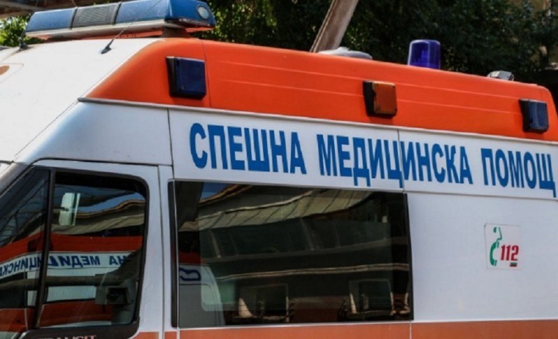 Кола удари мъж в София