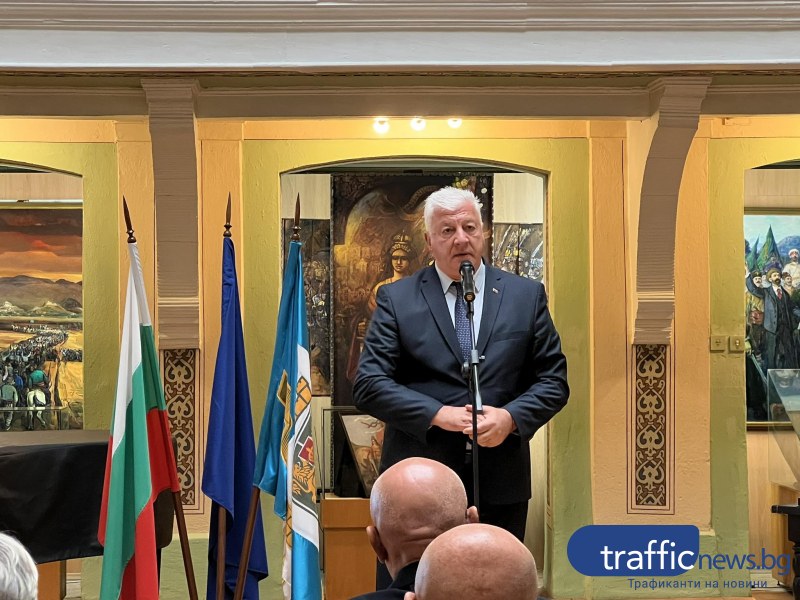 През сълзи кметът на Пловдив благодари на гражданите, помогнали в борбата с ковид пандемия