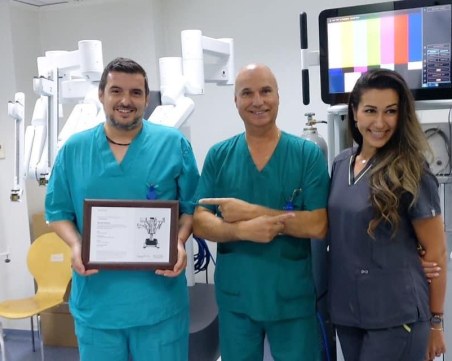 Лекари от Пловдив направиха 400 успешни операции с робот ВИДЕО