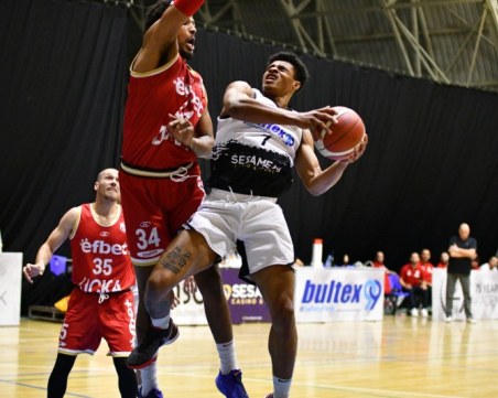 Академик търси първи успех през новия сезон