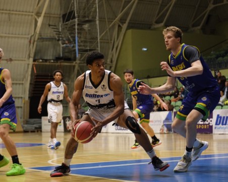 Академик с трета поредна загуба