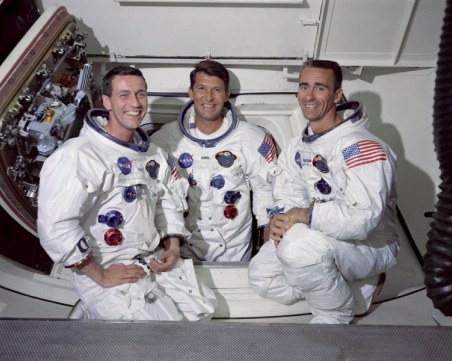 На този ден: Приключва първата пилотирана мисия на Аполо