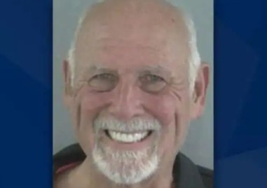 77 годишен мъж от Флорида беше арестуван и обвинен в притежание
