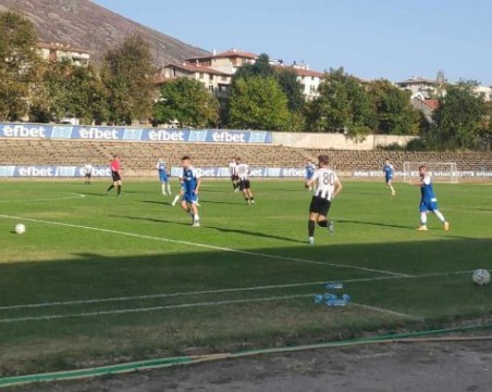 Локо 2 с класика над Левски в Карлово