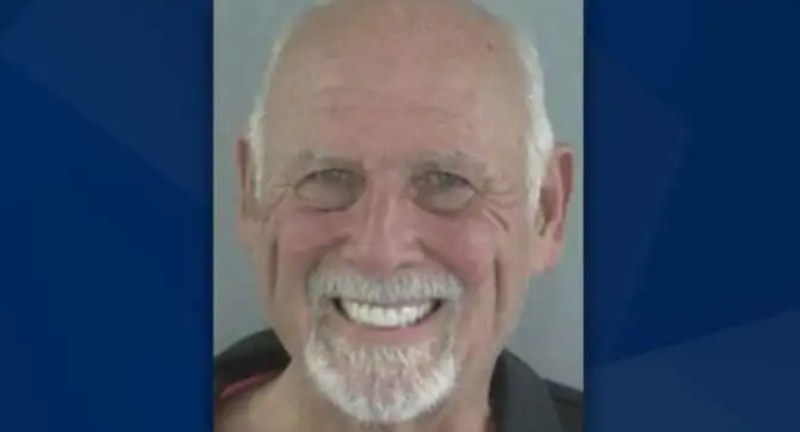 77-годишен мъж от Флорида беше арестуван и обвинен в притежание