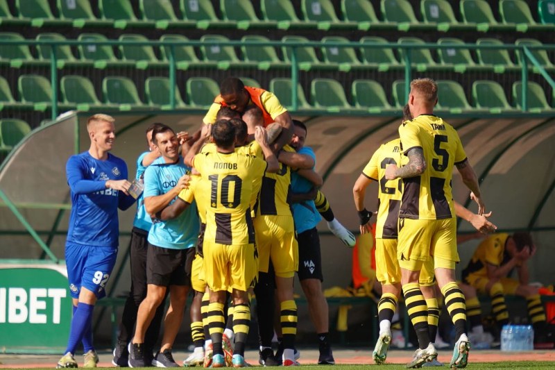 Ботев Пловдив спечели с 5:3 голов трилър срещу Ботев Враца.