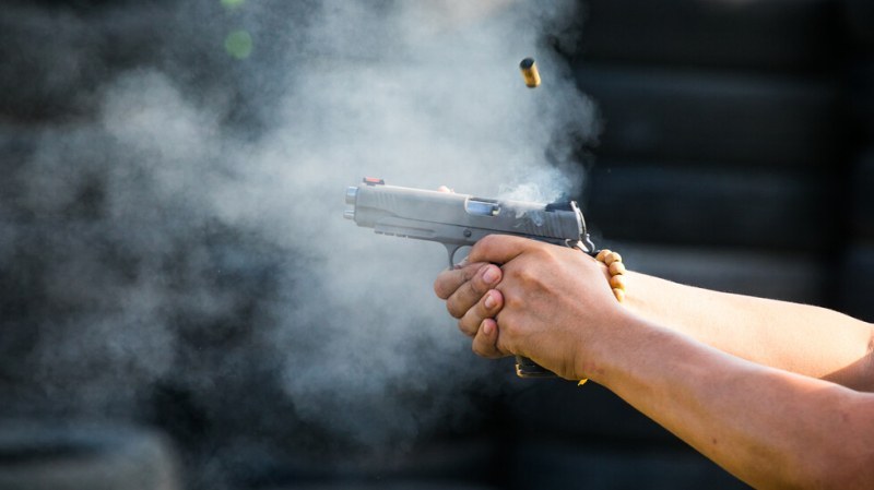 Хора са пострадали при стрелба в района на моста на