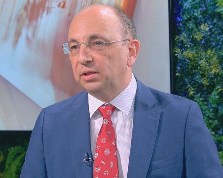 Николай Василев: Държавата дава почти нула, трябва да се осигурят 20 хил. лева за новородено дете