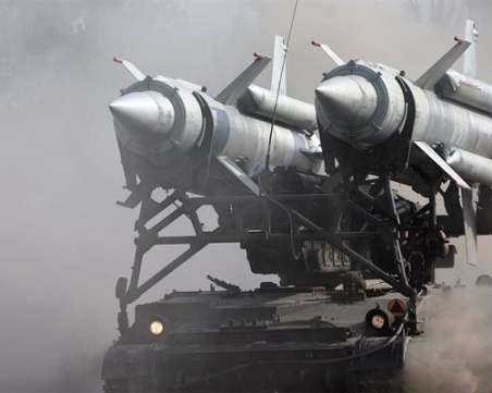 Сирия: Летищата на Дамаск и Алепо са извадени от строя след израелски удари