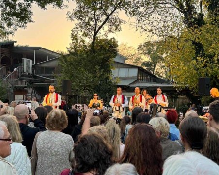 Стотици жители на „Южен” подкрепиха ГЕРБ на предизборен концерт в „Белите брези”