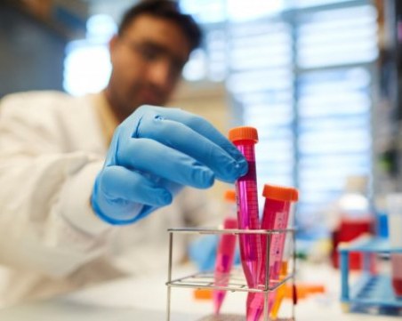 Учени направиха пробив в лечението на рака на матката