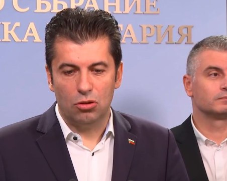 Петков: Предложенията за отпадане на дерогацията за руския петрол са писани на коляно