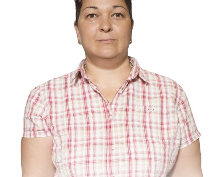 Райна Стефанова,БОР – кандидат за кмет за с. Устина:  Канализацията и пътните настилки са сред приоритетите ми