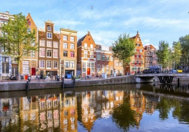През 1275г е основан нидерландския град Амстердам който в момента е