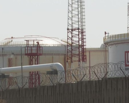 Държавният резерв поема управлението на базите за съхранение на горива на „Лукойл