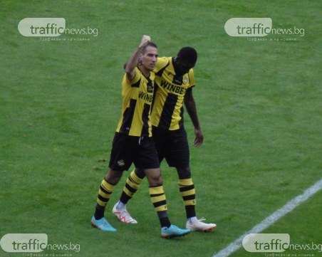 Ботев писа шестица на Локо София и загря за дербито, Бароан влезе в историята на клуба