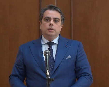 Василев: Радев е защитник на „Газпром