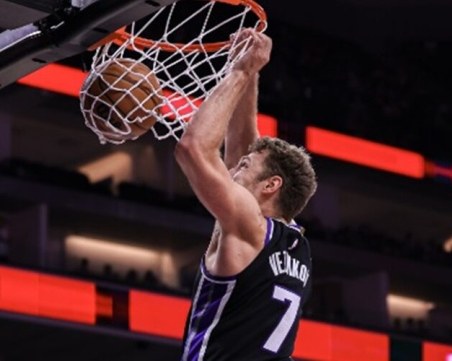 Вижте първия кош на Везенков в НБА